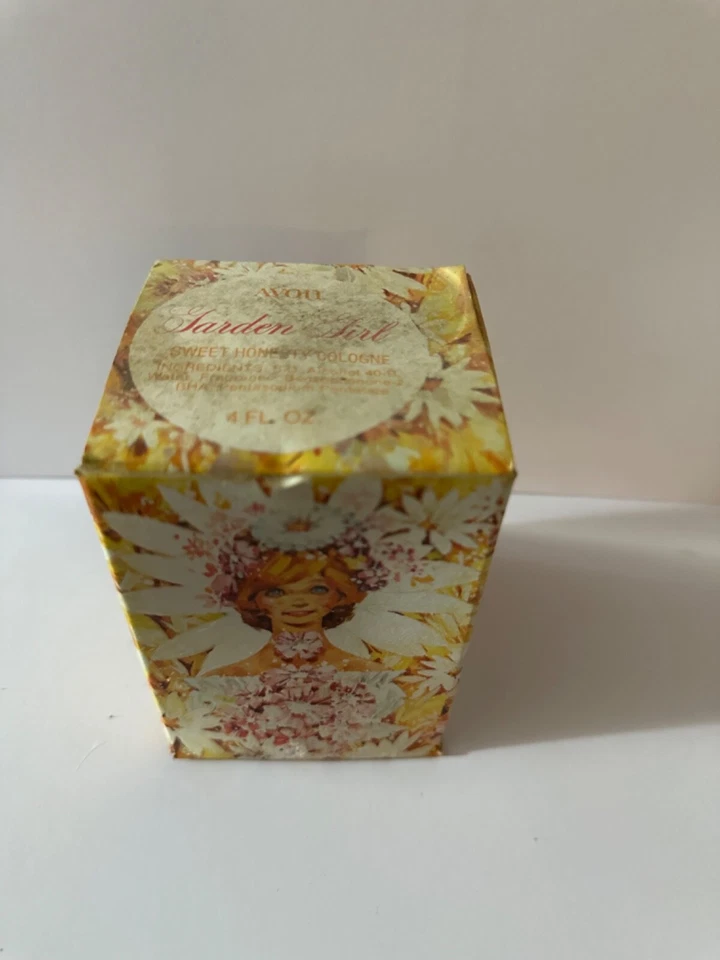 Colônia/perfume vintage Avon Garden Girl To - A - Wild Rose 4 oz vazio na caixa - Imagem 3 de 4