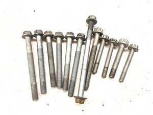 Audi RS4 B7 4.2L V8 diverse Schrauben Motor Getriebe Bolzen S4