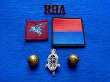 JOB LOT OF 7TH ROYAL HORSE ARTILLERY REGIMENT BADGES, BUTTONS & TITLE