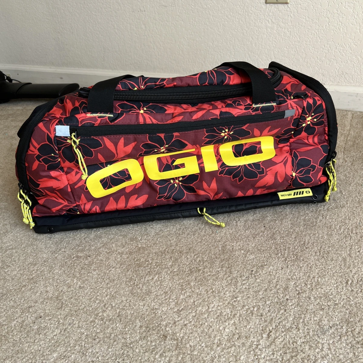 OGIO 35L fitness duffel bag Red/black Floral Brand New Retails
