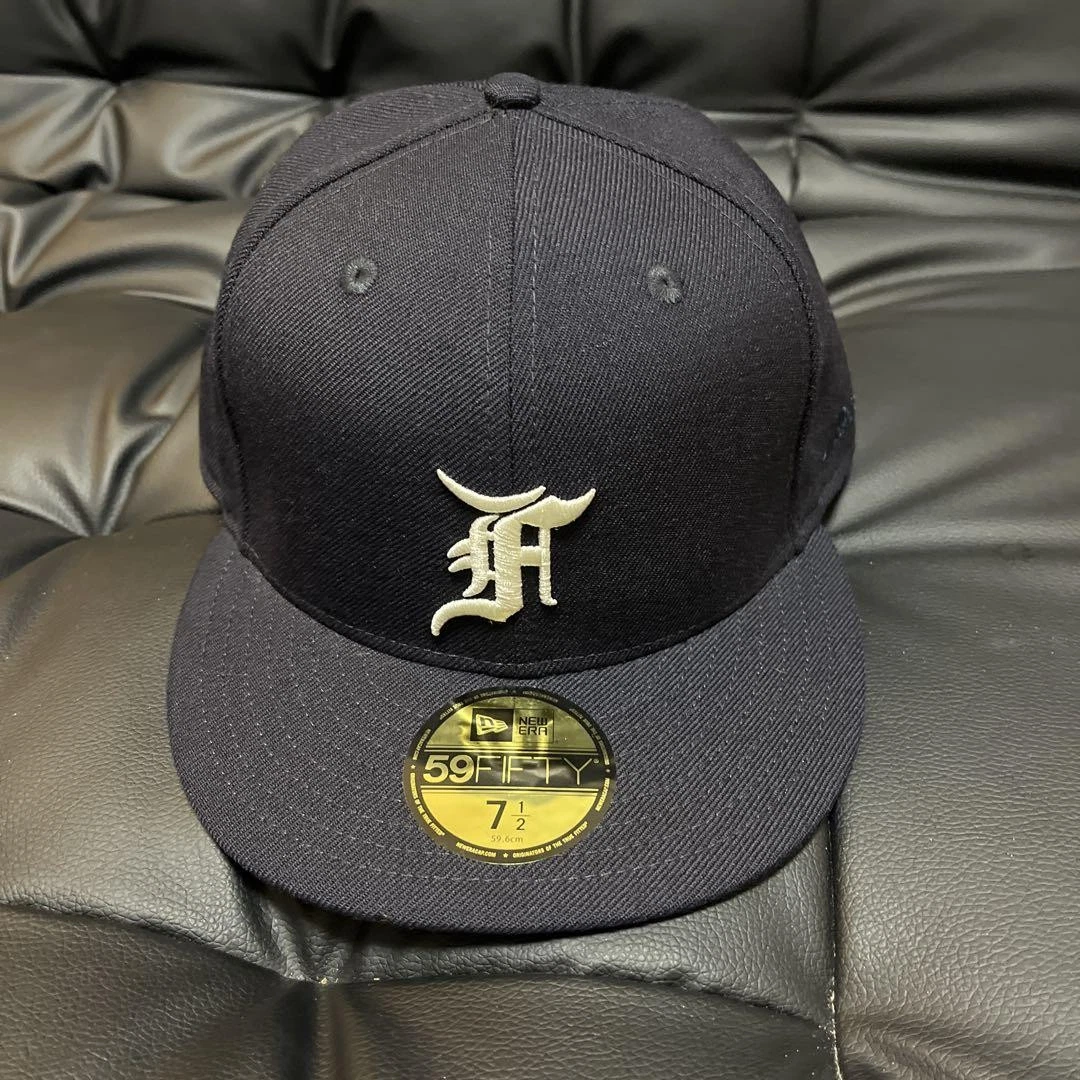 FEAR OF GOD ESSENTIALS Cappello New Era Paura di Dio Nuovo 59FIFTY 7 1 2