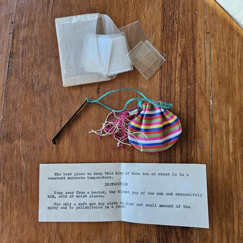 Vintage Korean Ox Horn Jewelry Box Red with Fish Lock, Small Asian Keepsake Box - Image 3 of 4