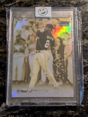 2023 Topps Stadium Club Ken Griffey Jr. #39 Gold Minted SP Seattle Mariners