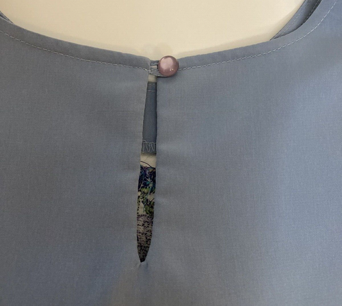 Bon Worth Women’s Blouse L Sleeveless Top Embroidered Blue NWT - Picture 7 of 7