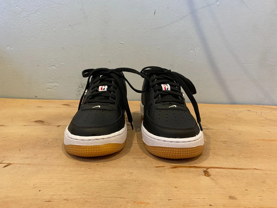 Zapatilla deportiva Nike Big Kid's Air Force 1 LV8 NUEVA SIN ETIQUETAS/B negra gris lobo, talla 6,5 Y Foto 3 de 4