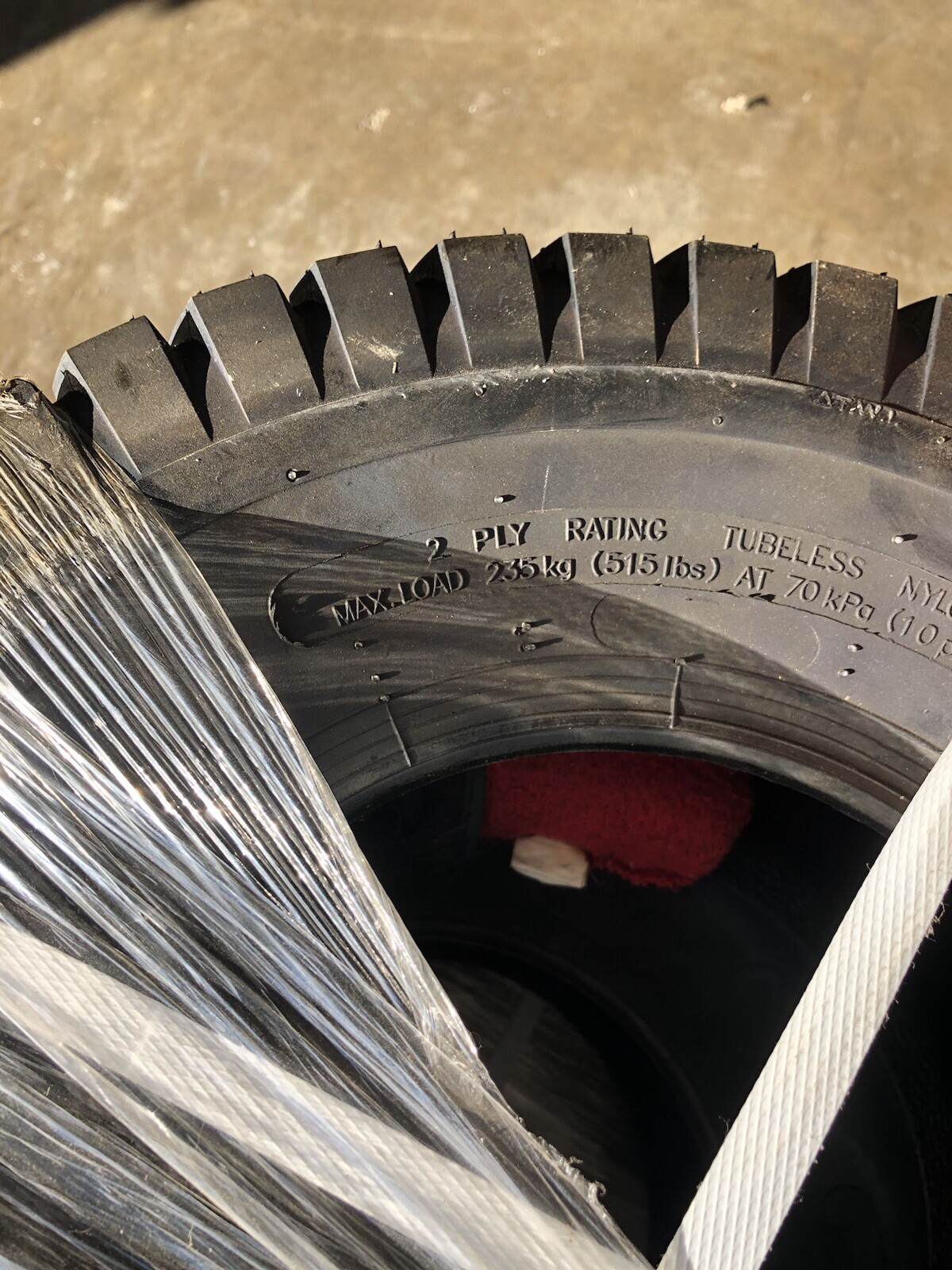 (2) Neumáticos traseros cortacésped HI-RUN 18x8,5x8 Cantidad de dos