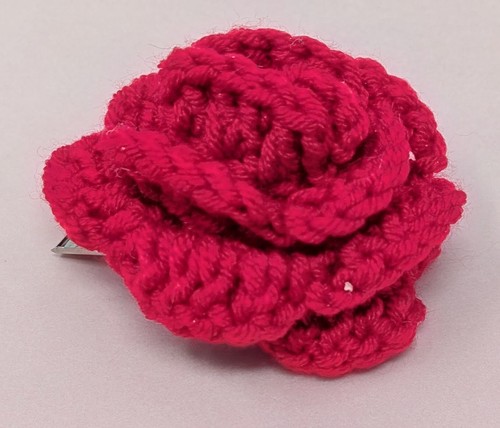 Handmade Crochet Flower Hair Clip - Colombian Wool - Exclusive Gift Barrette - Picture 4 of 16