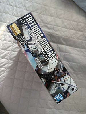 Bandai MG 1/100 Zgmf-10a Freedom Gundam Ver 2.0 Plastic Model Kit