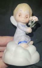VINTAGE "HALLMARK MUSICAL COLLECTION" PORCELAIN ANGEL SITTING UPON CLOUDS FIGURE