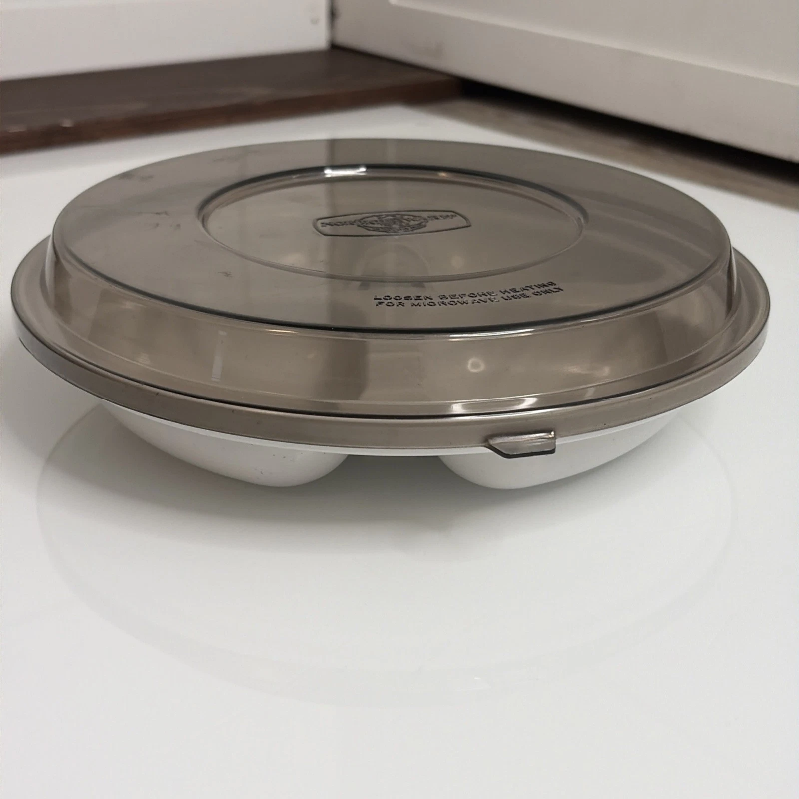Nordic Ware Microwave Divided Plate Egg Poacher 4 Sections Lid Cover Round Vtg