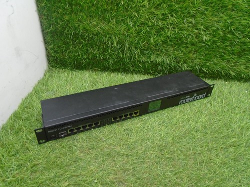 MikroTik Wired Ethernet Router RB201 1UiAS-RM Routerboard + Netzteil, Ohren