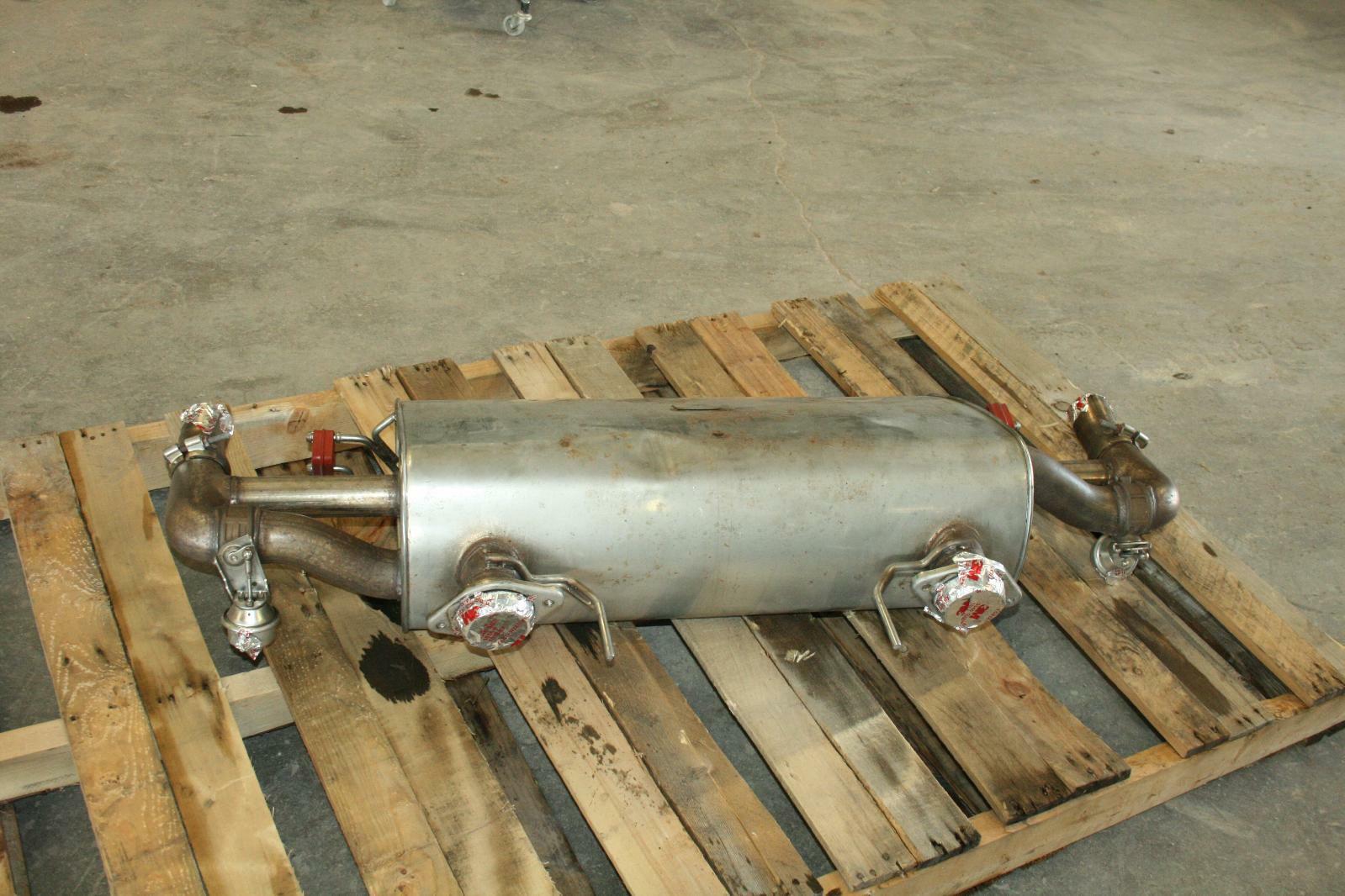 09 Aston Martin Vantage V8 Muffler 6G33-5220-HF