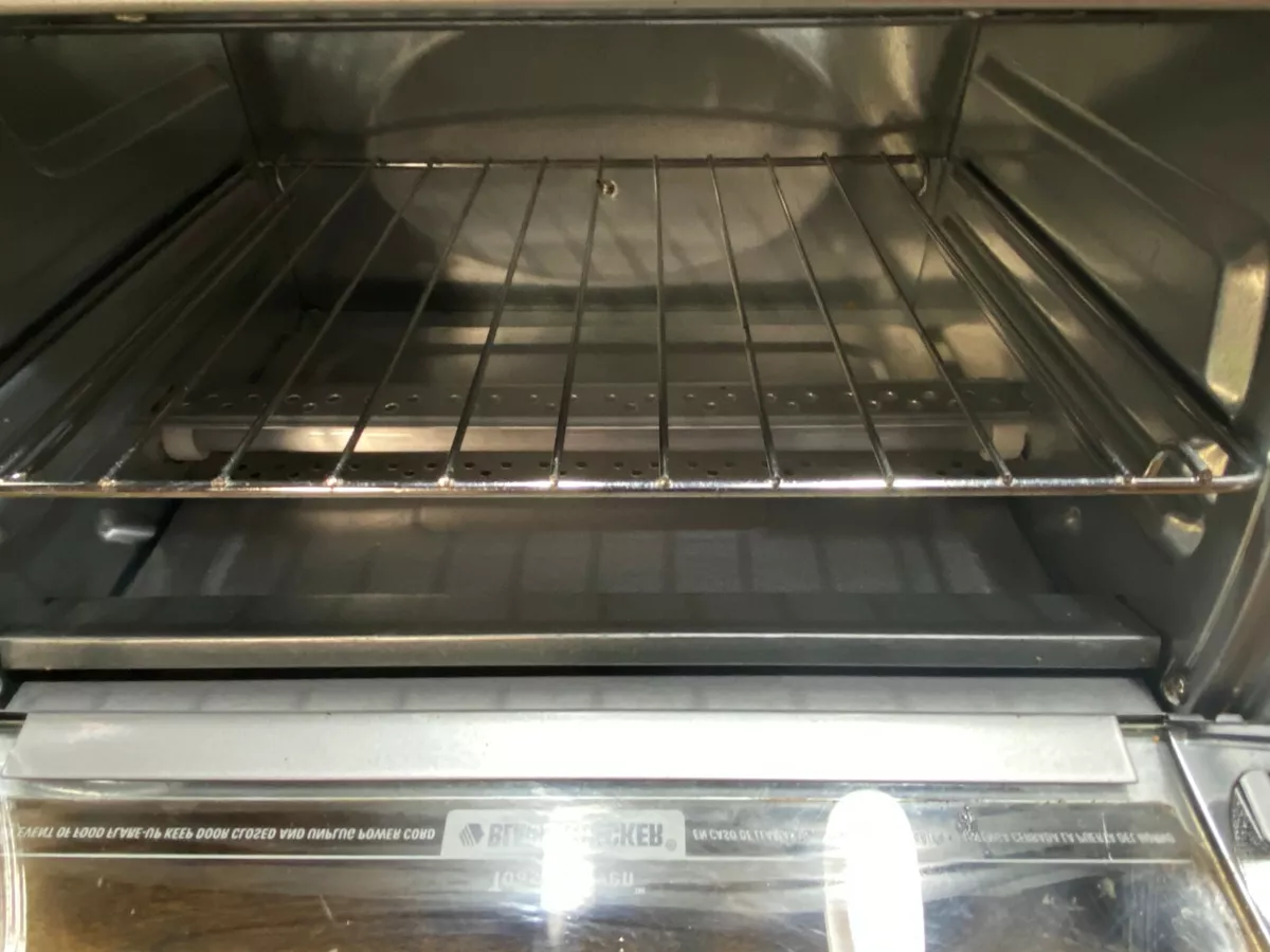 Black Decker Counter Toaster Oven Broiler with Pans w Timer RV