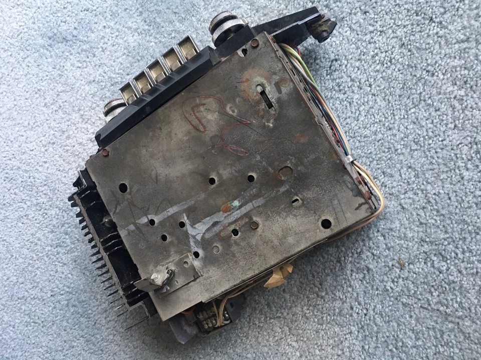 Cadillac DeVille Fleetwood 1978 AM-FM señal búsqueda radio estéreo parte 16000666 Foto 4 de 4