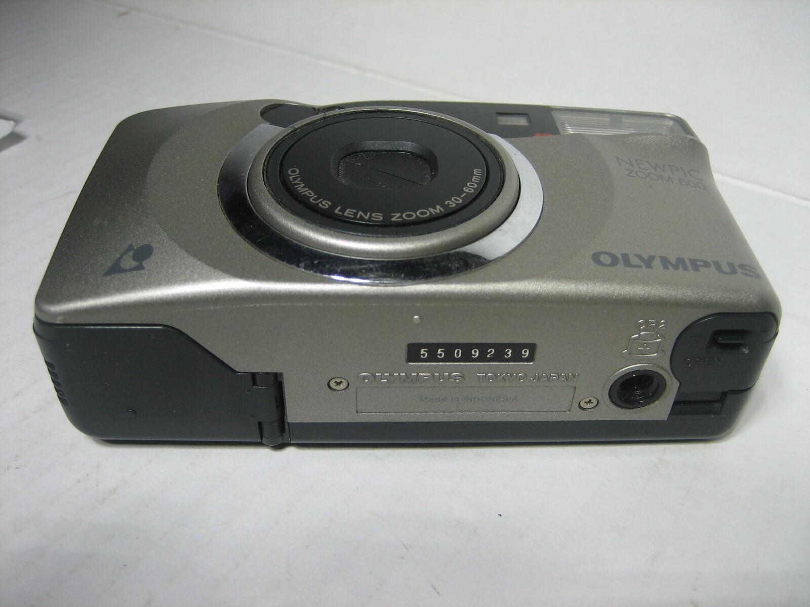 Olympus Newpic Zoom 600 APS Point & Shoot Film Camera 3060mm 35mm