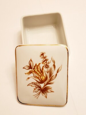 Vintage Hollohaza 1834 Hungary porcelain trinket jewelry box flowers very nice