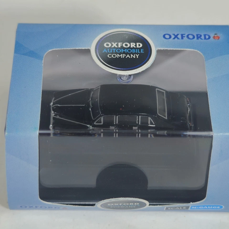 Oxford Diecast NDS006 Dark Blue Daimeir DS420 Limousine Oxford Autombile Company - Image 2 of 4