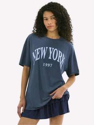 No Boundaries New York 1997 Washed Graphic Boyfriend Tee, Women's  WITH TAGS