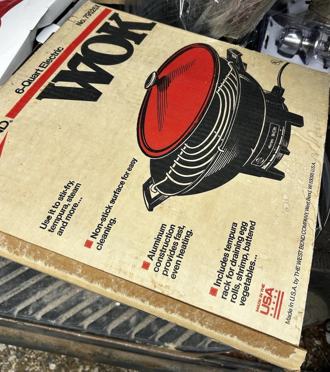 West Bend Electric Non-Stick Wok Set with Lid & Tempura Rack Model 79525X
Opens in a new window or t