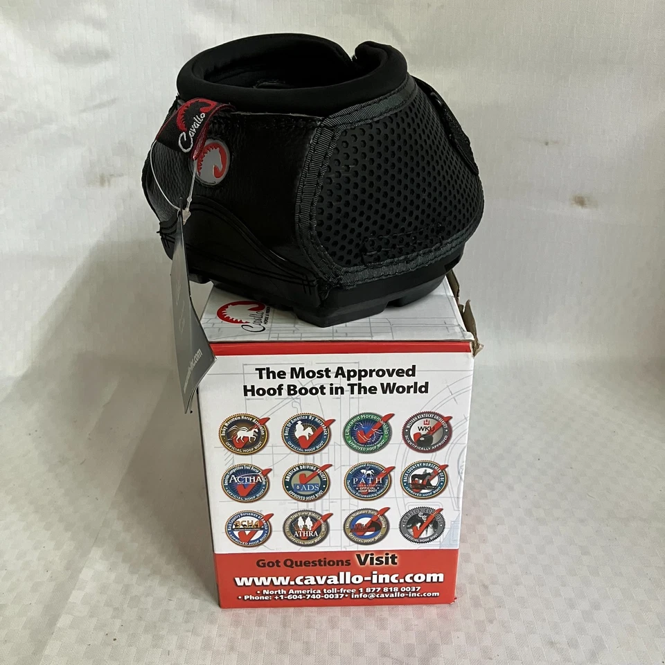 Cavallo Trek Hoof Boot Size 4 Black Regular Sole Trail Riding Therapy Support - Image 2 of 4