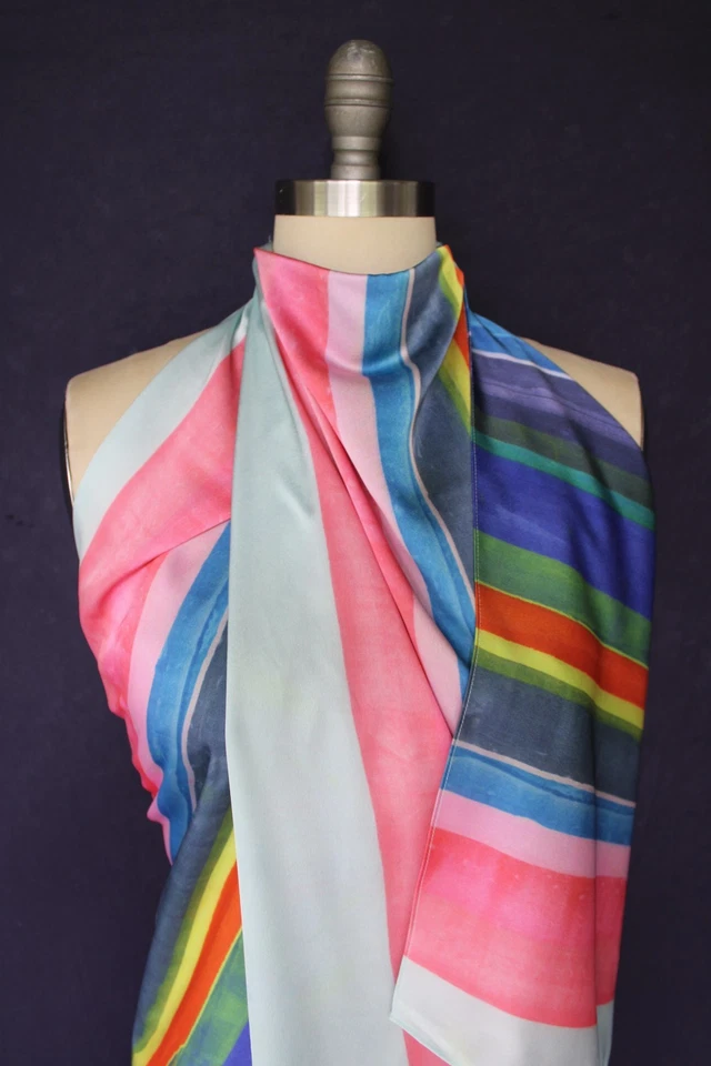 ARRANGE ASOS vestido maxi drapeado cetim gola alta listra pintada sem costas novo com etiquetas 2 - Imagem 3 de 4