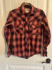 7018. Wrangler Men's Plaid Pearl Snap Western Shirt. Size S