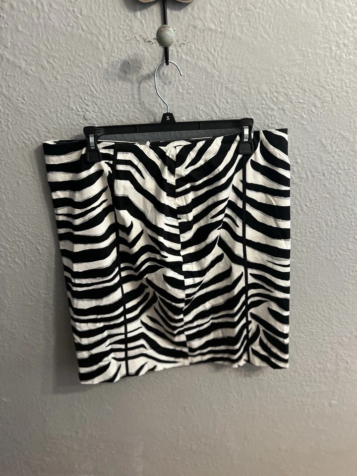 Falda con cremallera lateral inferior estampada negra de la Casa Blanca mercado negro para mujer talla 14 Foto 2 de 4