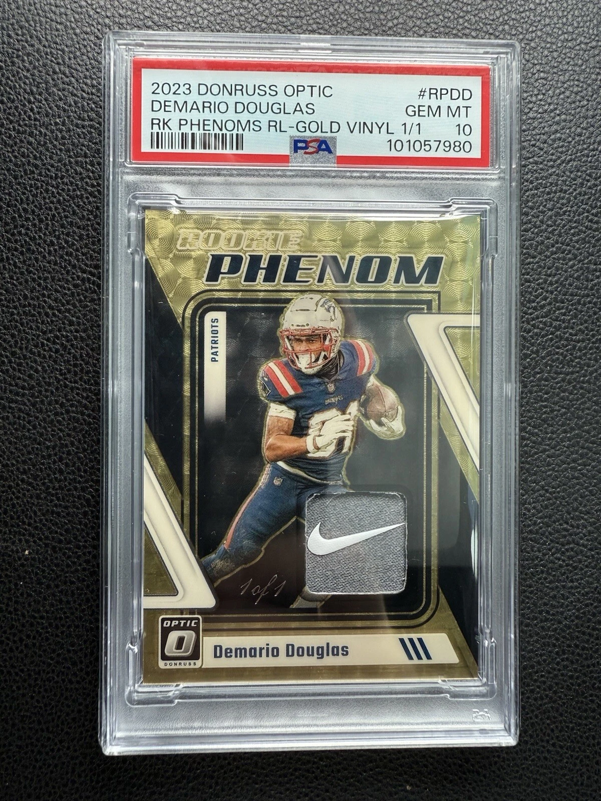Demario Douglas Panini Donruss Optic Rookie Phenoms Relics #RPDD Gold Vinyl 1/1