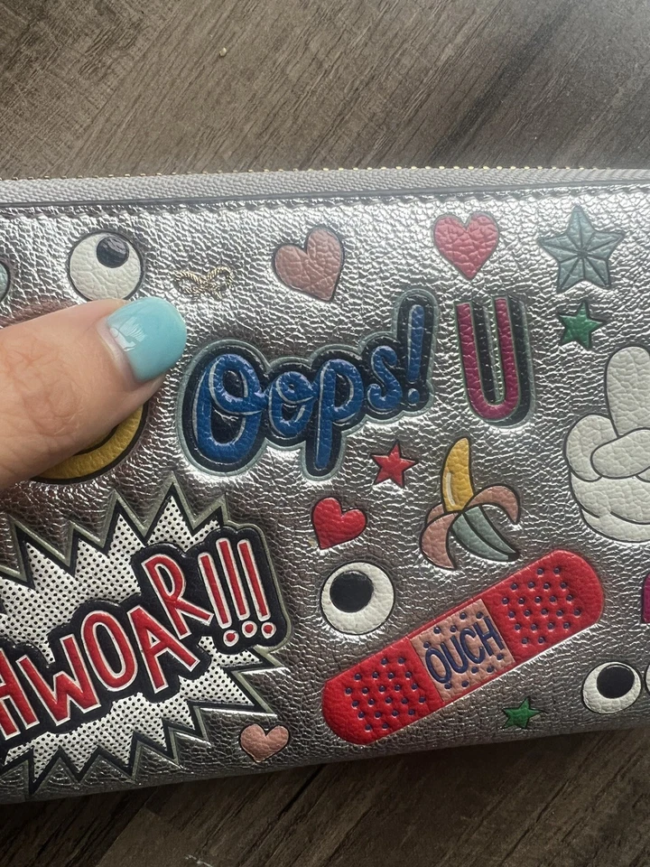Cartera Larga Anya Hindmarch Georgiana Emoji Pegatinas Cremallera Astilla Foto 2 de 4