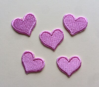 5er Set Rosa Herz Bügelbild/Aufnähen Voll Bestickt Patch Applikationen Abzeichen