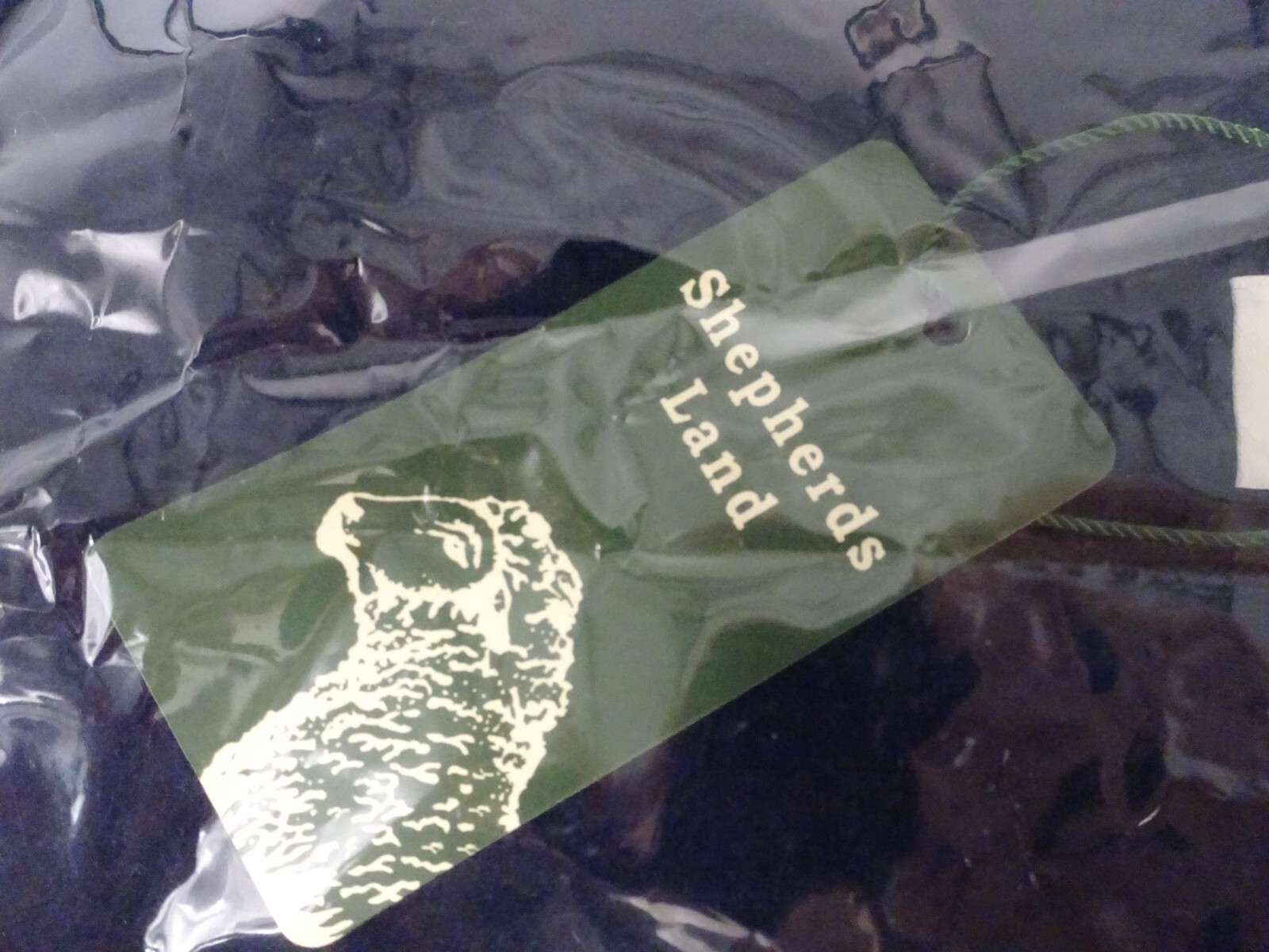 SHEPHERDS LAND Navy Blue 100 Lambs Wool Scarf. In Original Packaging