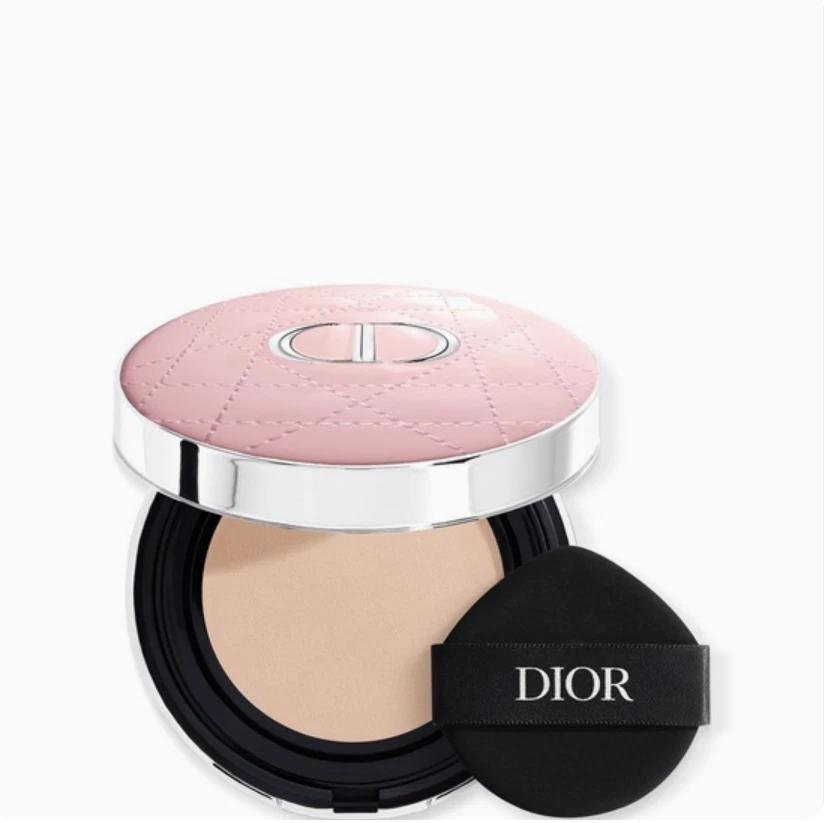Fond de teint coussin Dior Forever éclat peau 13g avec étui