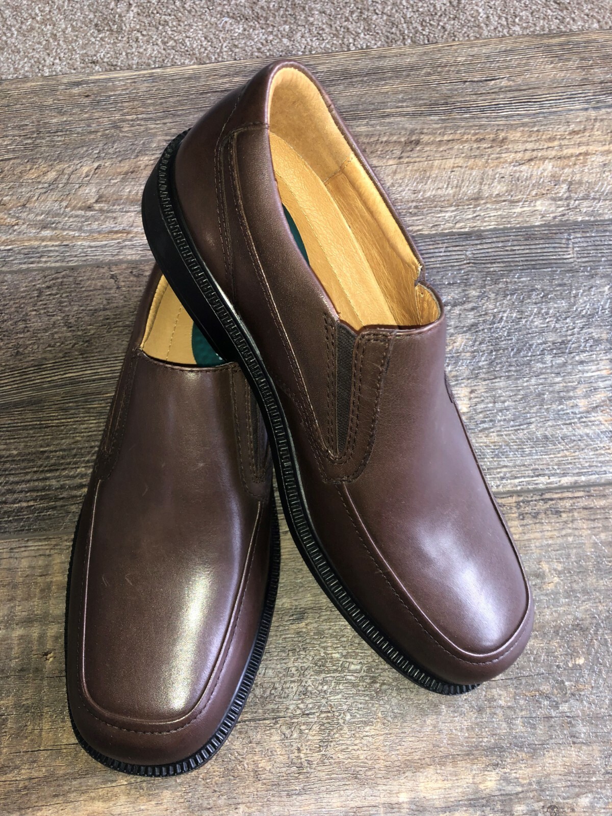 Hush Puppies Leverage Slip On Size 9 