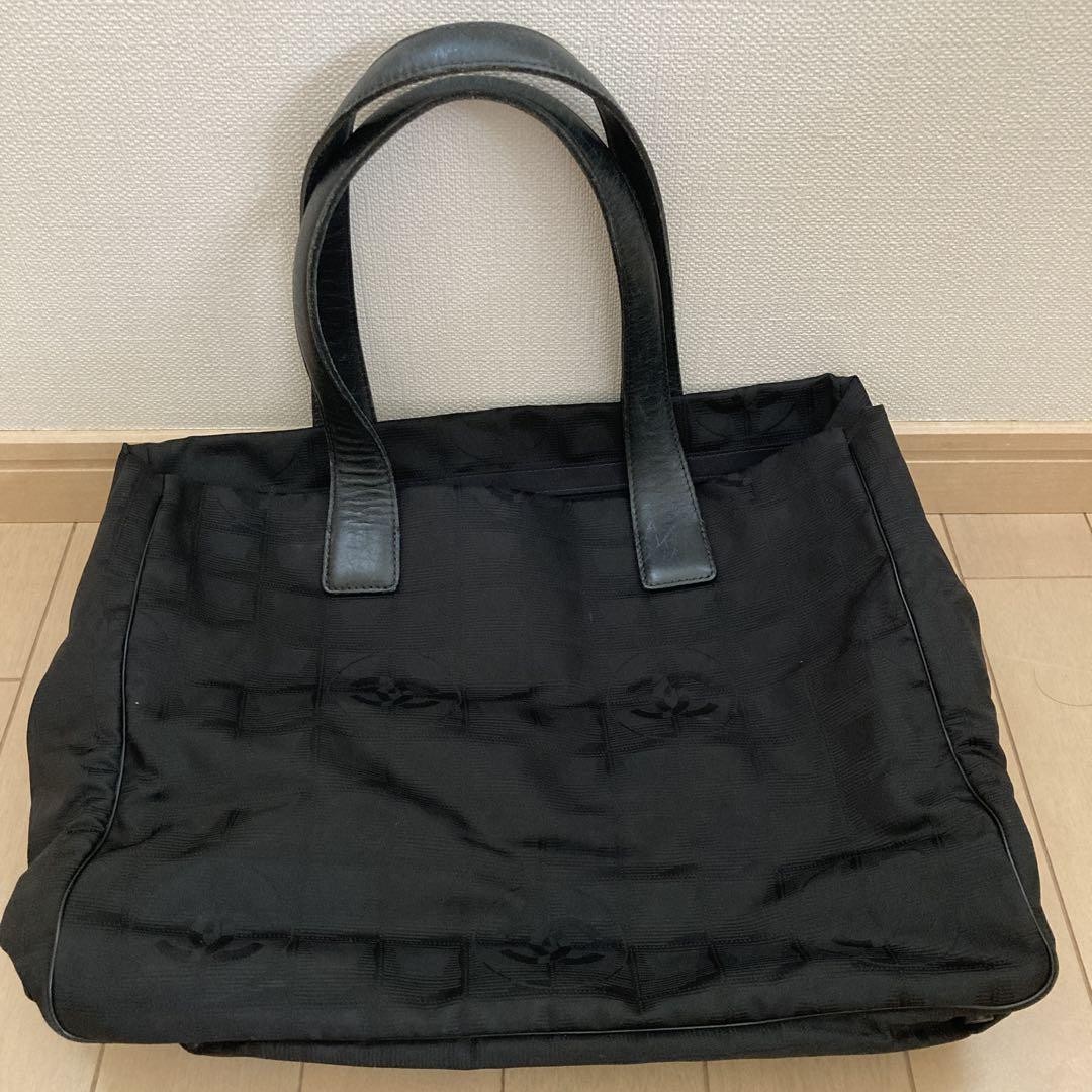 CHANEL Travel Line Tote Bag in Classic Quilted Leather