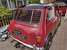 VENTANA PERSIANA TRASERA VENECIANA TRASERA MINI AUSTIN CLÁSICO GRANATE ROJO