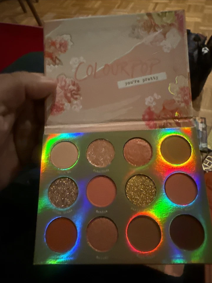 Paleta de sombras de ojos en polvo prensado Colourpop Sweet Talk Foto 4 de 4