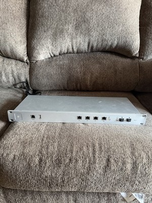 Ubiquiti UniFi Security Gateway Pro 4 (USG-PRO-4)