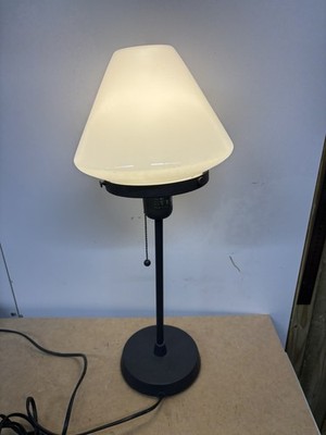 Ikea Alvangen Tischlampe Vintage selten schwarz Stahl Milchglas