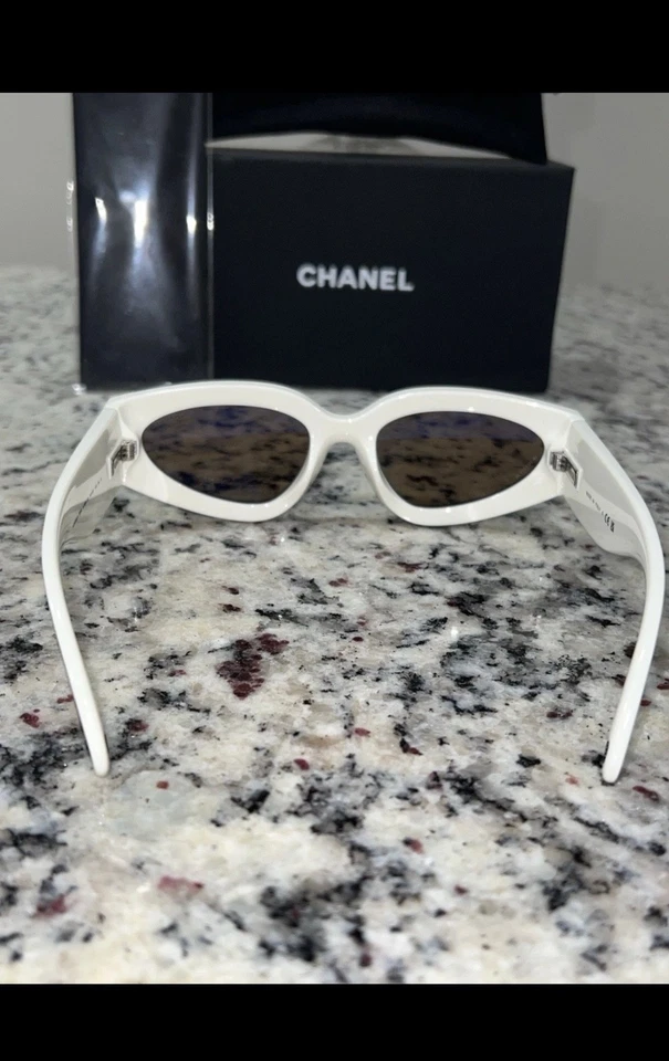Gafas de sol CHANEL CatEye negras/blancas - auténticas - estuche y caja incluidos - listas para enviar Foto 2 de 4