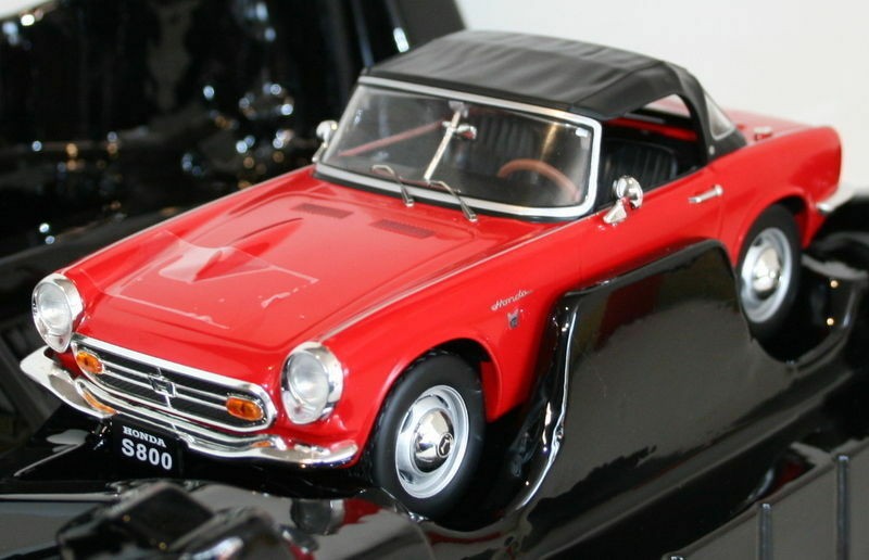 Triple9 1/18  - Honda S800 Roadster Soft Top Up Red - Diecast scale model car