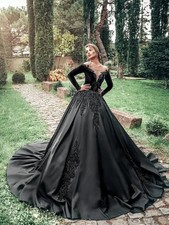 Elegant Gothic Black Wedding Dress Scoop Neck Illusion Buttons Back Bridal Gown