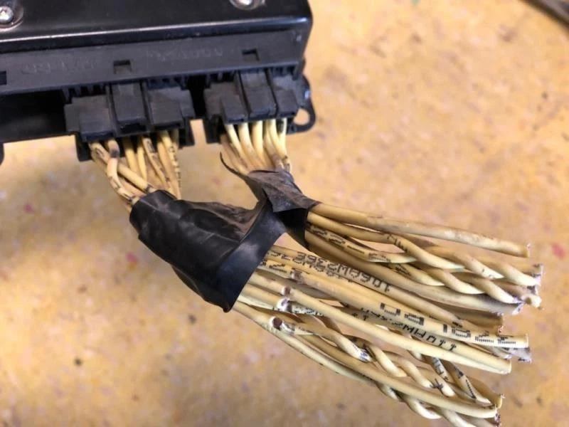 00 Freightliner FL80 8.3L ISC USED WABCO ABS-D Brake Module Computer 12v - Image 4 of 4