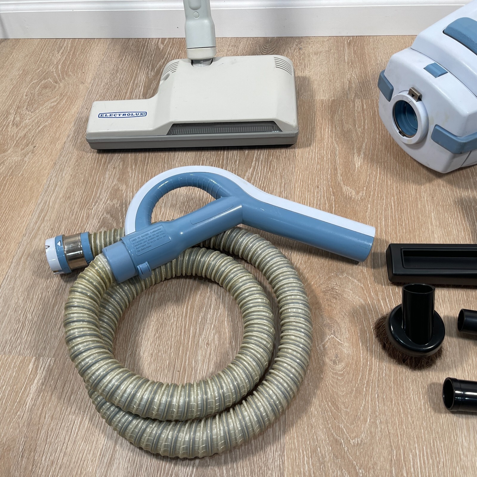 Electrolux Aerus LUX 7000 Canister Vacuum BUNDLE Power Nozzle + Tools + Hose eBay