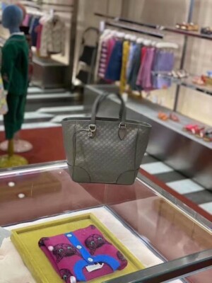 NEW!! Gucci Women Grey Micro Guccissima Leather Bree Small Top Handle Tote Bag