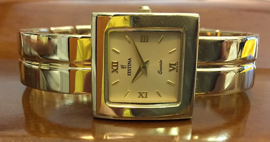 Festina square cheap watch