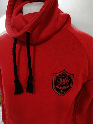 Mens official CARDIFF CITY walesSweatshirt shirt jumper SIZE SMALL RED cowl neck - Picture 5 of 6