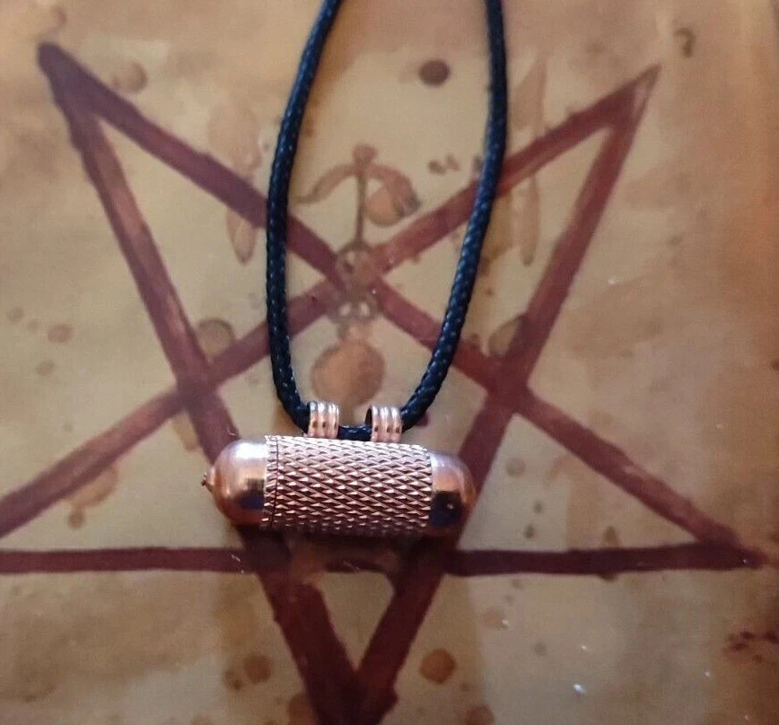 Tantric Love Amulet – Aghori Ritual Tool for Passion & Attraction