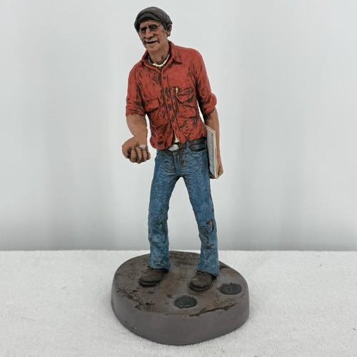 Michael Garman Signed Sculpture Newsman #330 1977 VTG Read - Picture 1 of 12