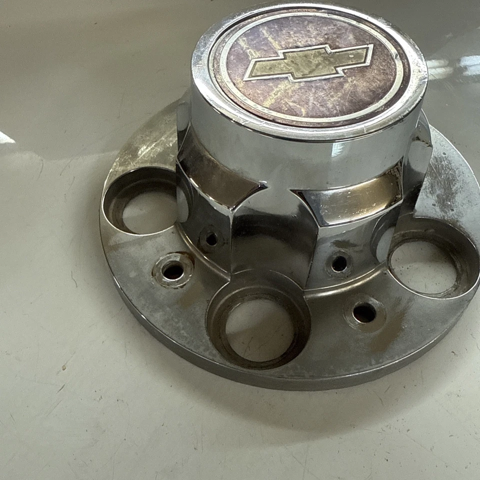 Tapacubos central de rueda Chevy Truck Rally C10 Blazer Suburban GM Foto 2 de 4