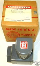 New! Honeywell C7011A 1005 Flame Rod Holder Wiring Base